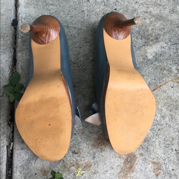 N.Y.L.A. Silvery Blue Open Toe Heels - Picture 7 of 8